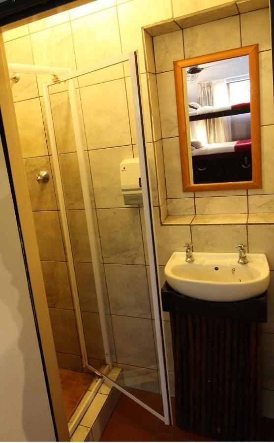 Mali Boutique Lodge & Tube 'N Axe Budget Accommodation สตอร์มริเวอร์ ภายนอก รูปภาพ